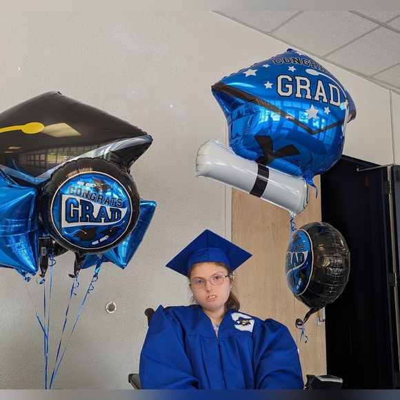 Meet your Posher, Christine 🌞🌻 - Picture 7 of 14